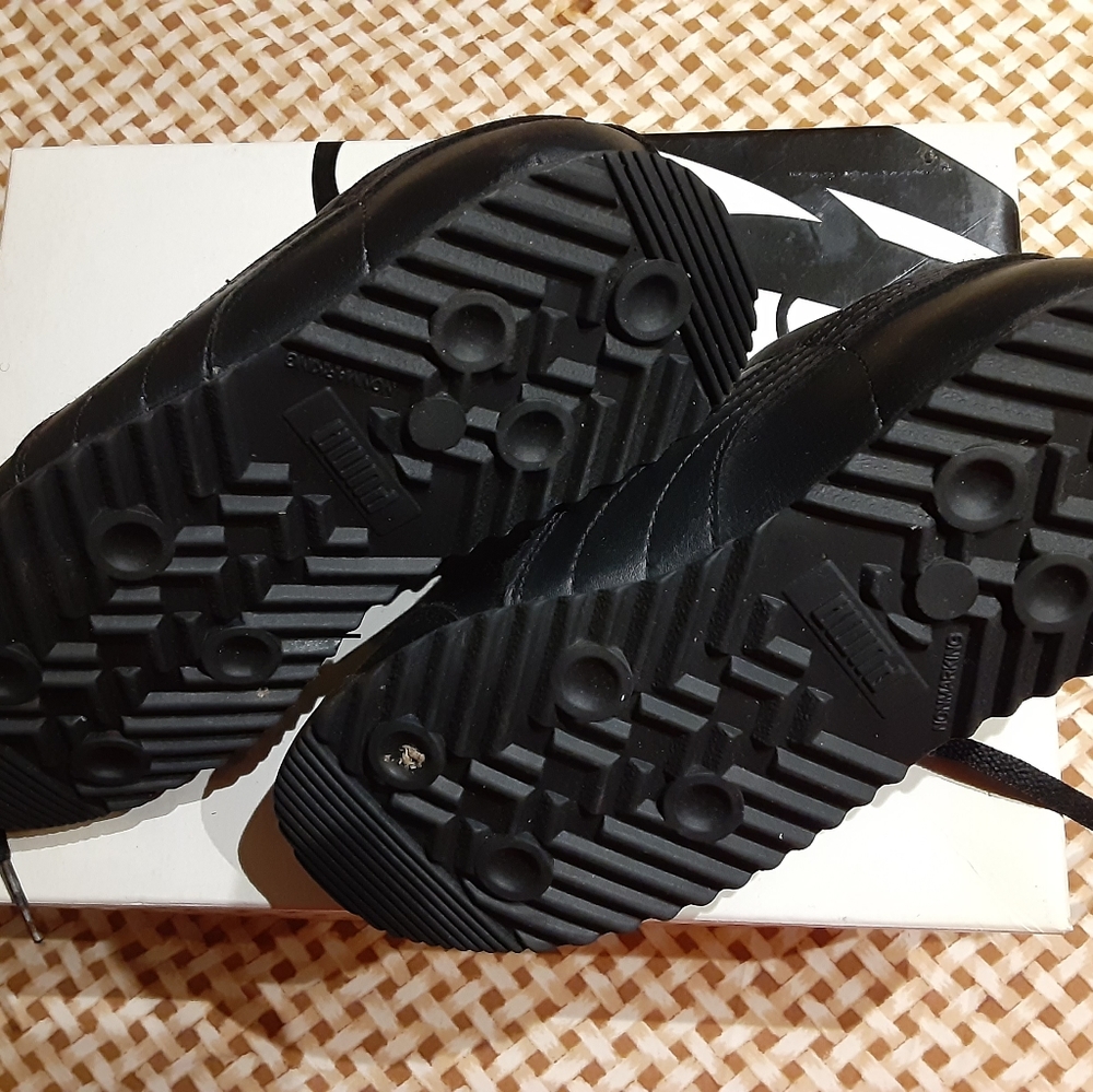 Boys shoes